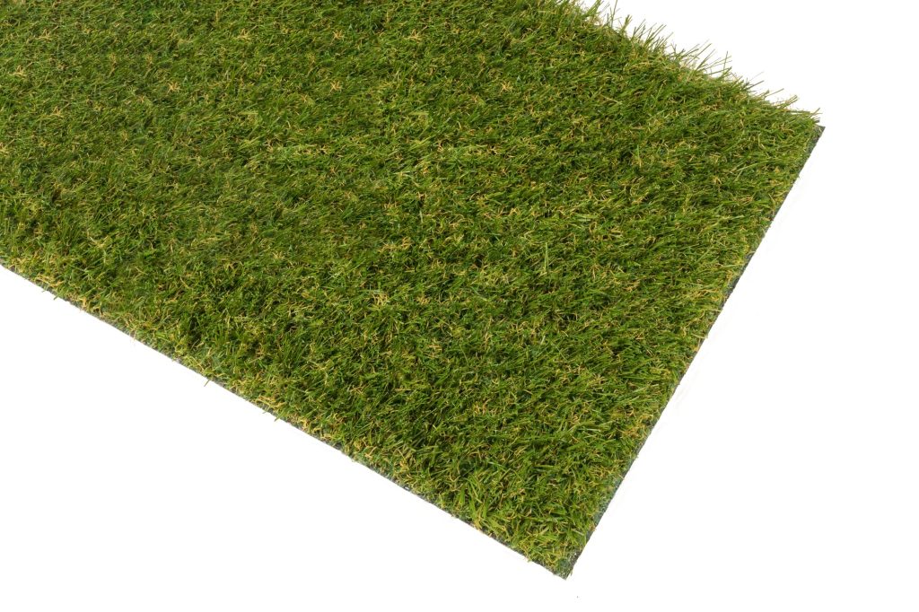 Lux 30mm Artificial Grass – Detailed Close-Up of Soft, Multi-Tone Green & Brown Thatch Fibers
