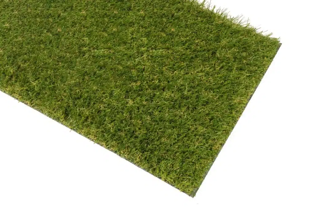 Lux 30mm Artificial Grass – Detailed Close-Up of Soft, Multi-Tone Green & Brown Thatch Fibers